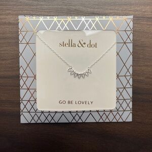 Stella & Dot Silver Fan Necklace